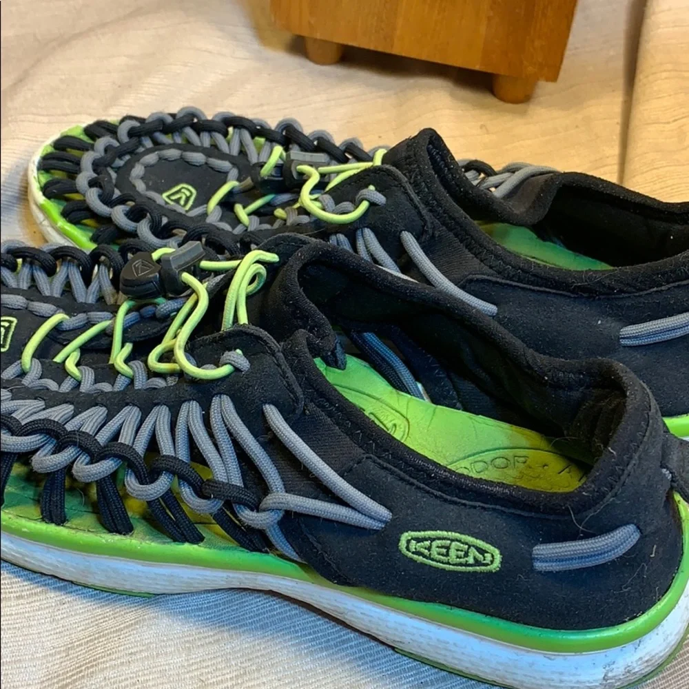 Keen uneek woven sandals preloved light comfort